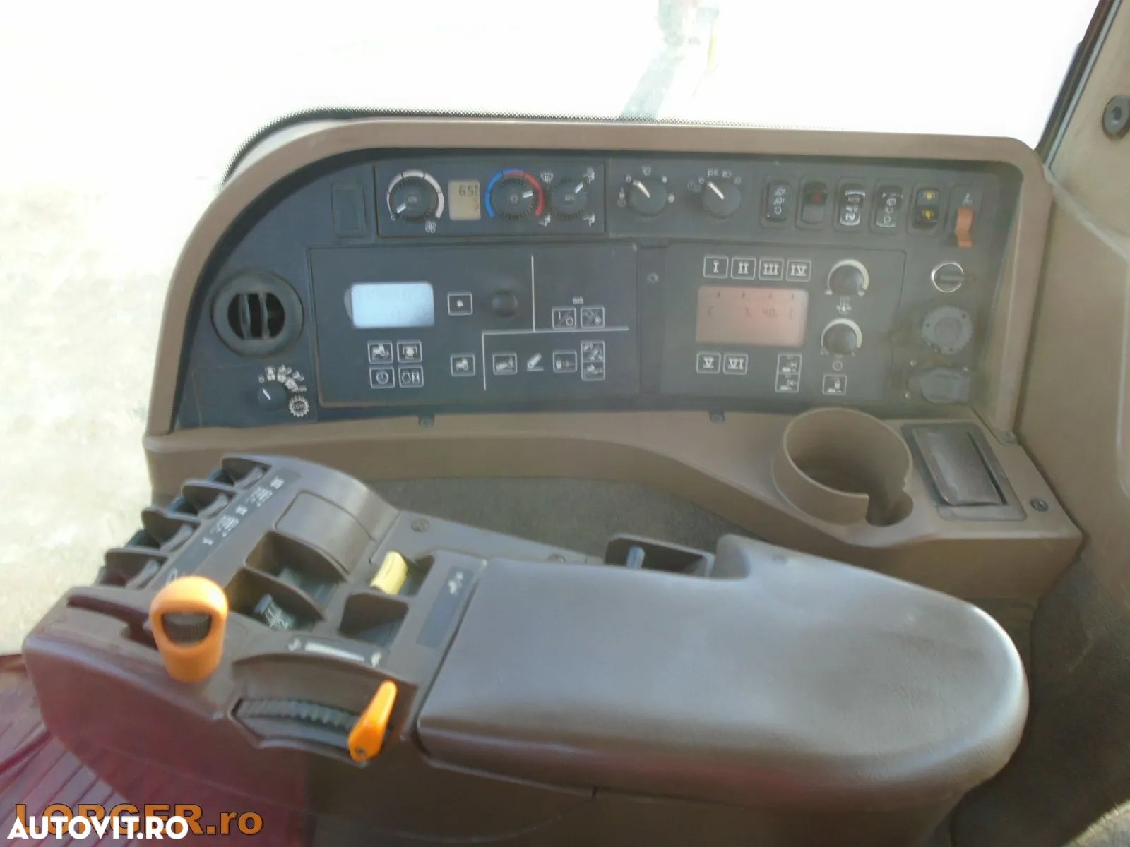 John Deere 8530 cu stabilizator de sol Wirtgen WS 250 - 8