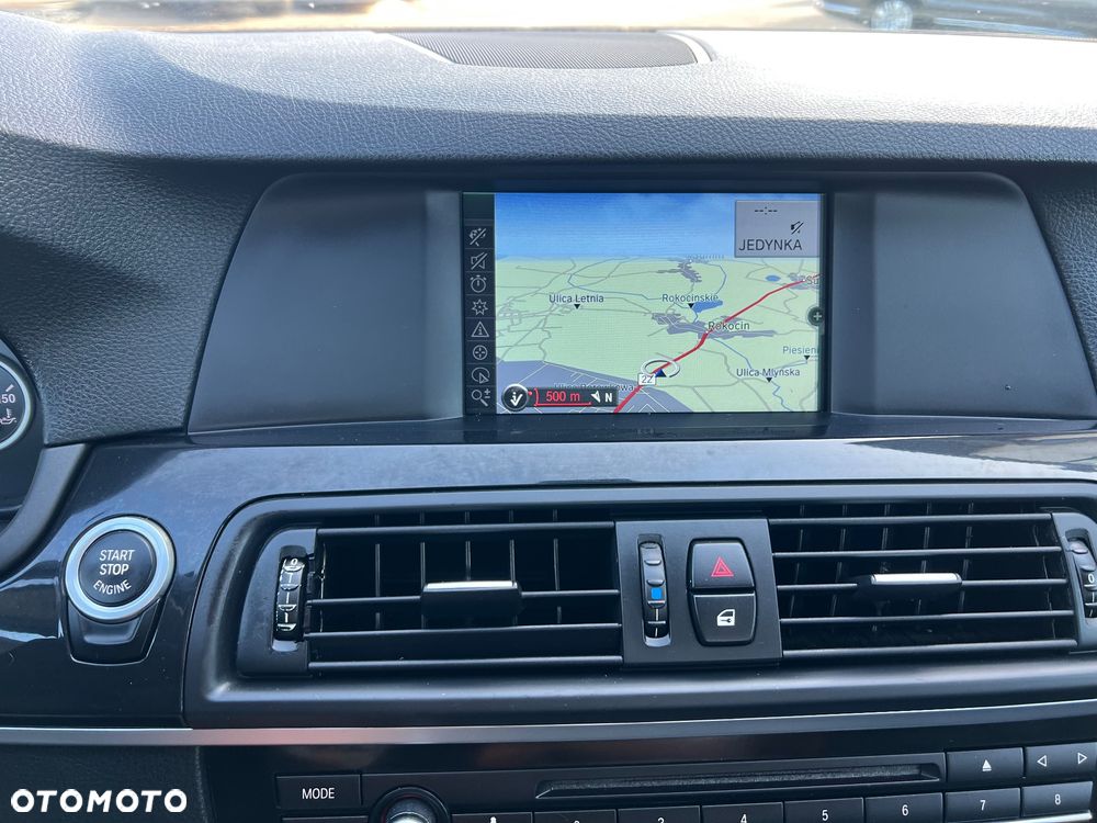 BMW Seria 5 525d - 33