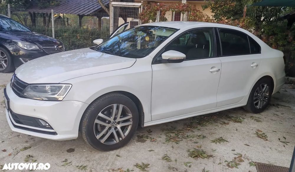 Volkswagen Jetta 2.0 TDI Trendline - 3
