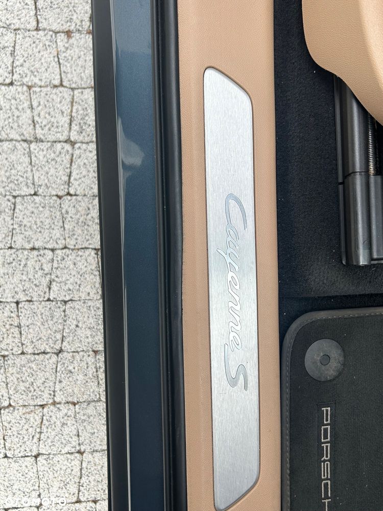 Porsche Cayenne S - 31