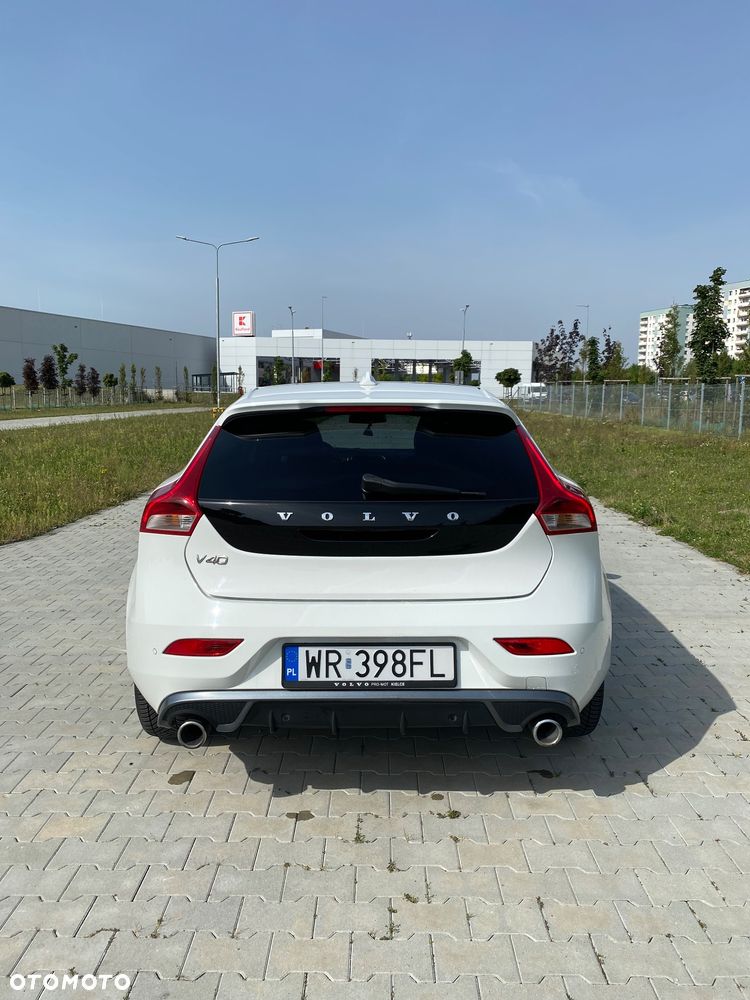 Volvo V40 D3 R-Design Kinetic - 4