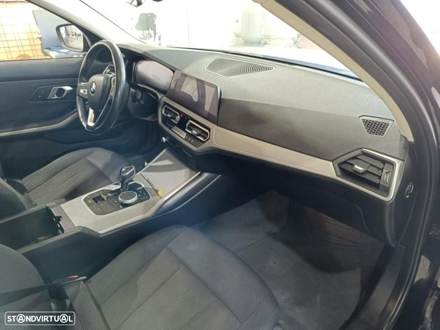 BMW 330 e Auto - 12