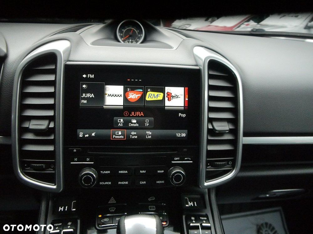 Porsche Cayenne - 18