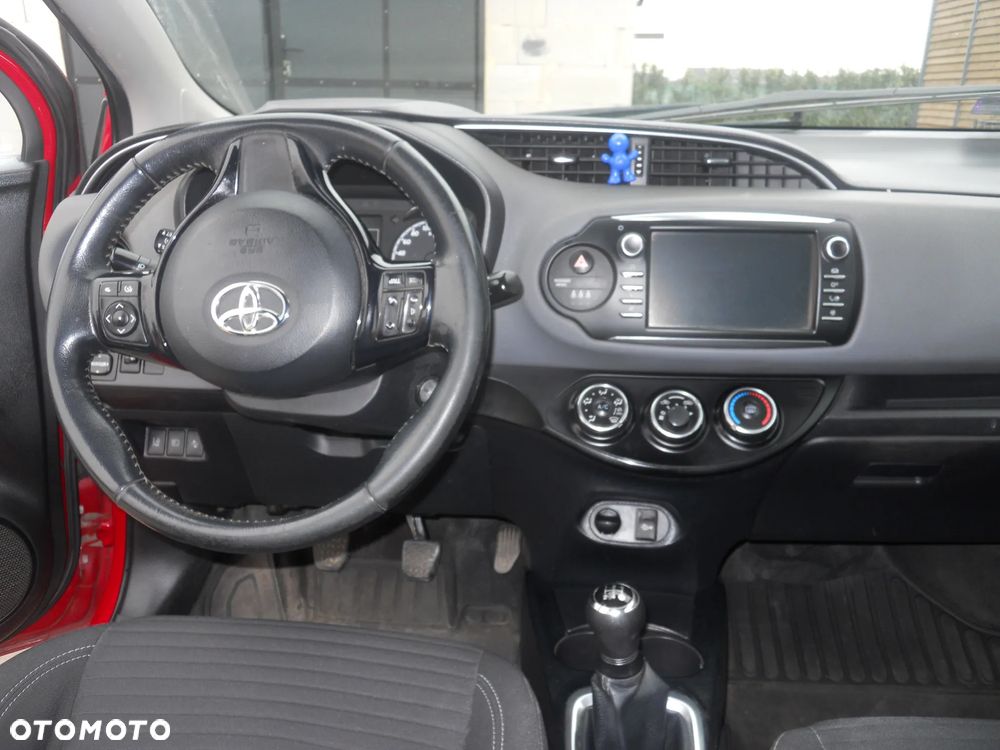 Toyota Yaris 1.0 Premium - 8