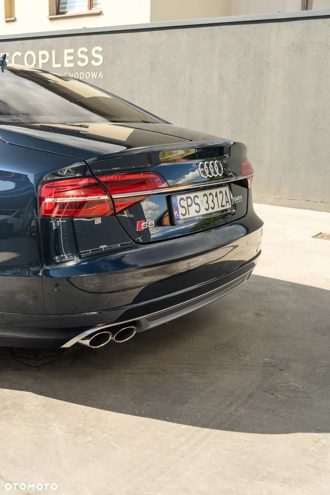 Audi S8 - 7