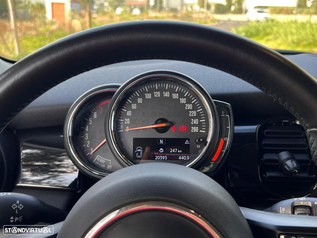 MINI 3 Portas Cooper Essential - 27