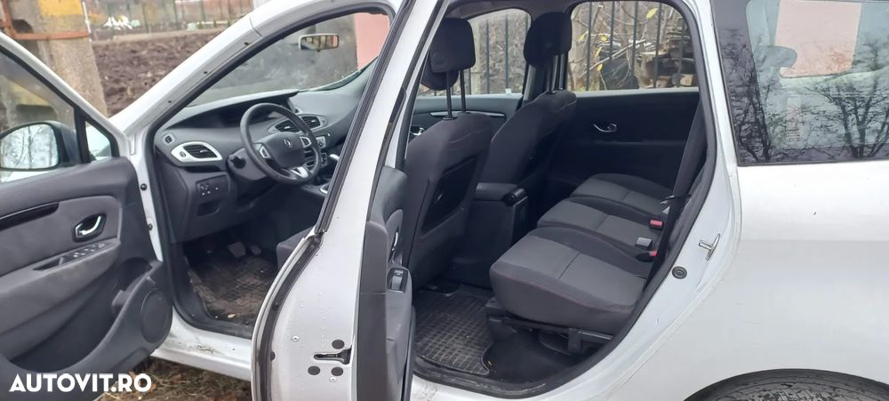 Renault Scenic - 8
