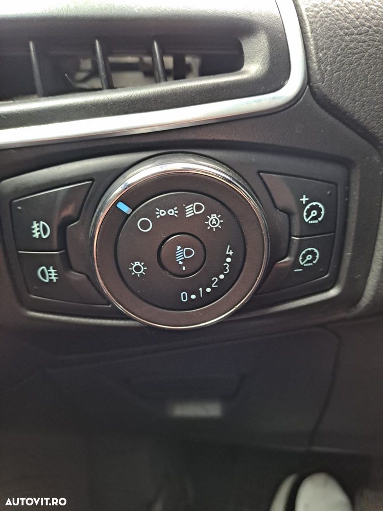 Ford Focus 1.6 TDCI DPF Titanium - 13