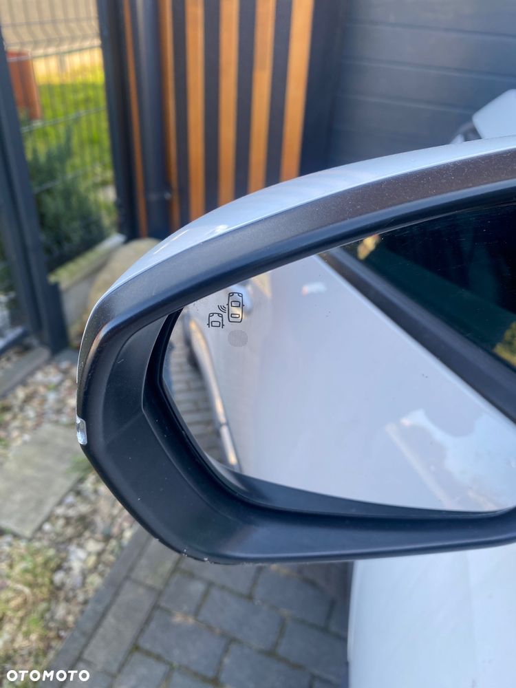 Peugeot 5008 PureTech 130 EAT6 Allure - 12