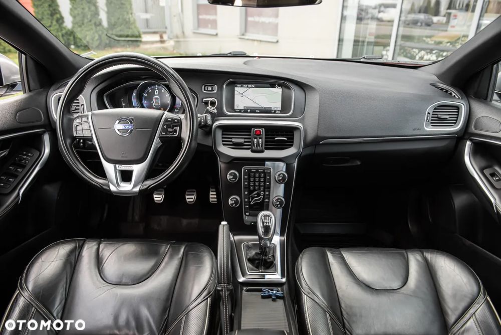 Volvo V40 T4 R-Design - 27
