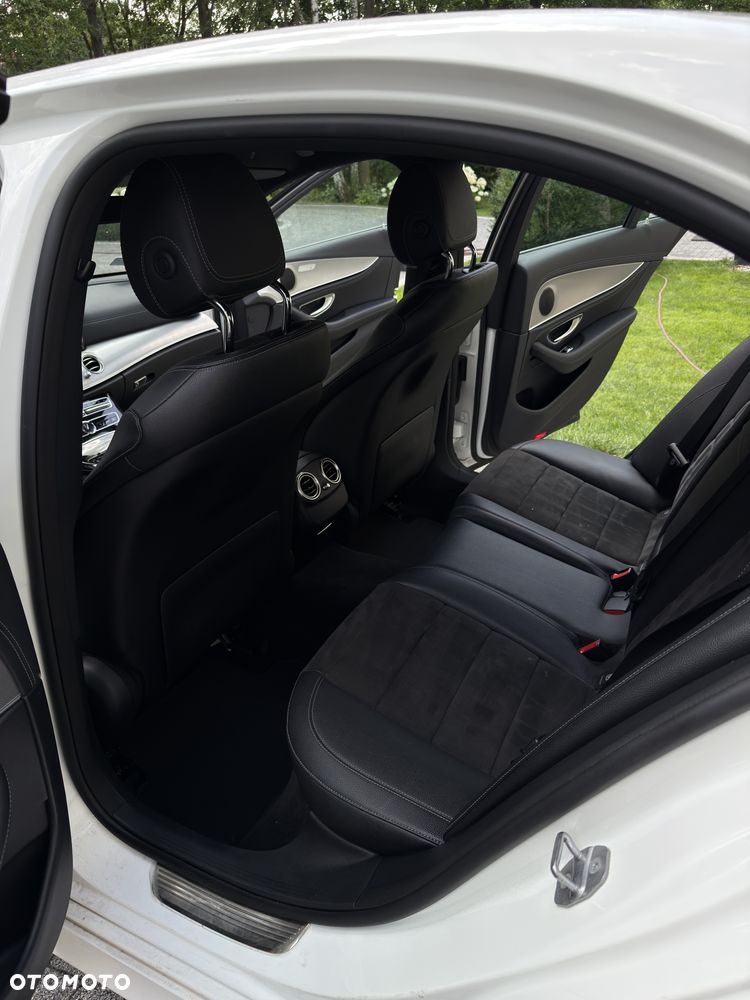 Mercedes-Benz Klasa E 220 d 4-Matic 9G-TRONIC - 15