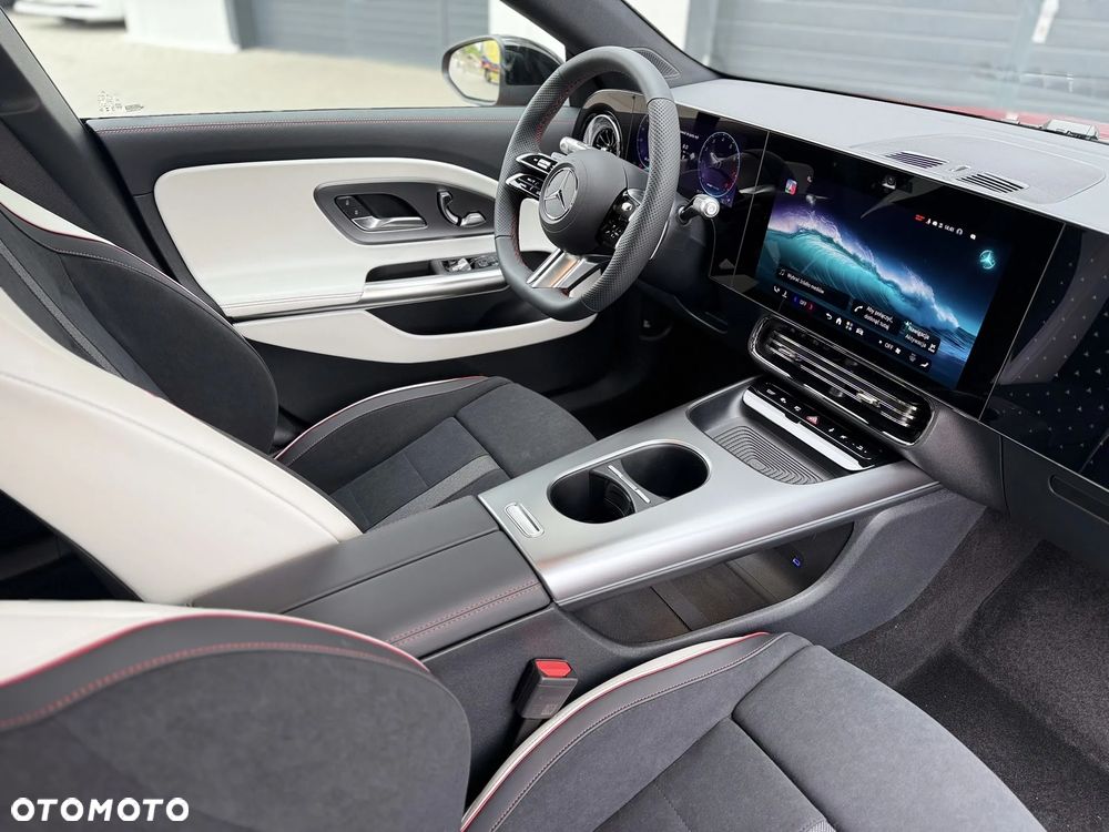 Mercedes-Benz CLA - 27