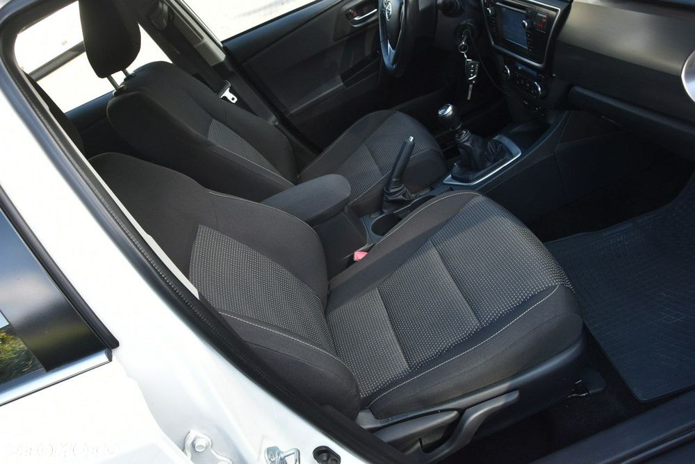 Toyota Auris - 17