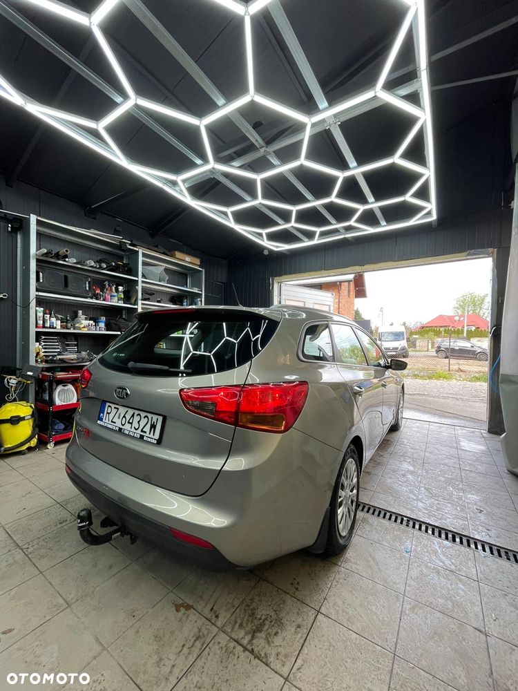 Kia Ceed 1.6 GDI ISG UEFA EURO 2016 - 24