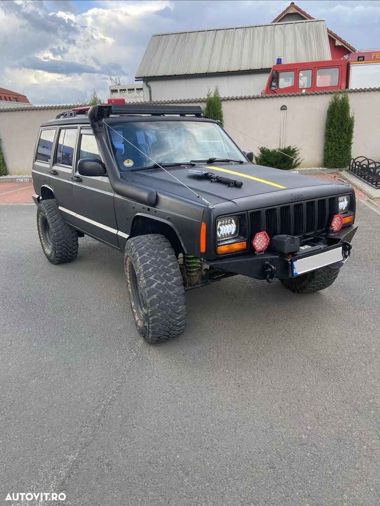 Jeep Cherokee - 19