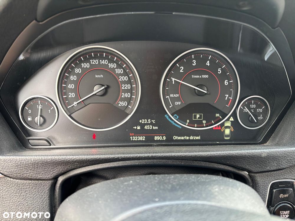 BMW Seria 3 318i Sport Line Shadow - 12
