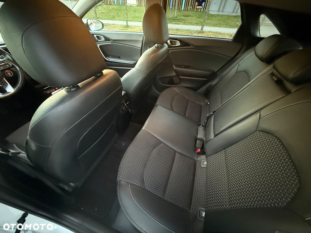 Kia Ceed - 26