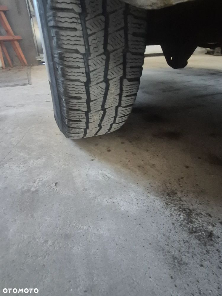Mercedes-Benz Sprinter - 13