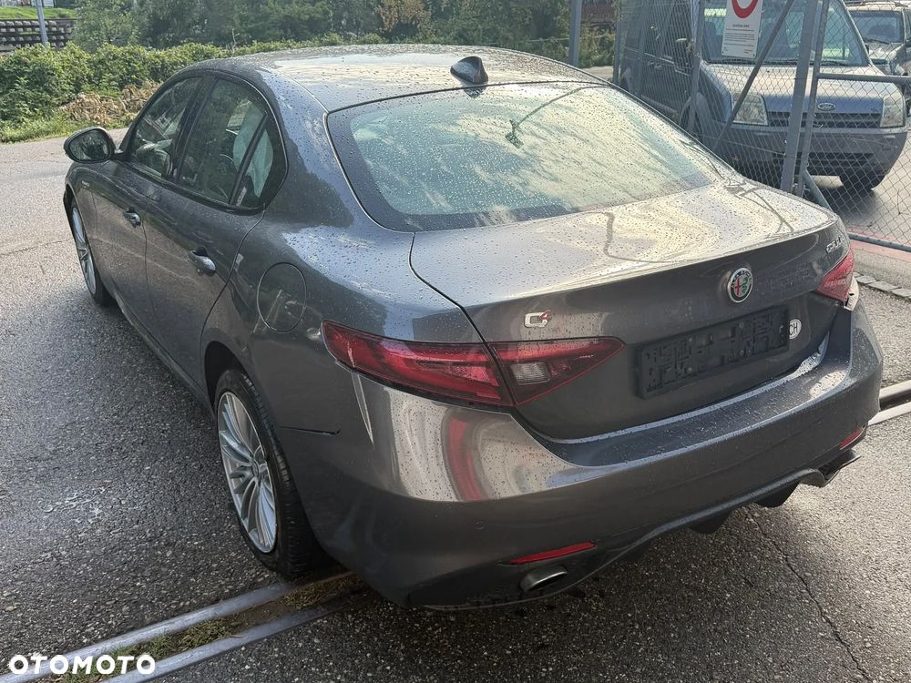 Alfa Romeo Giulia - 4