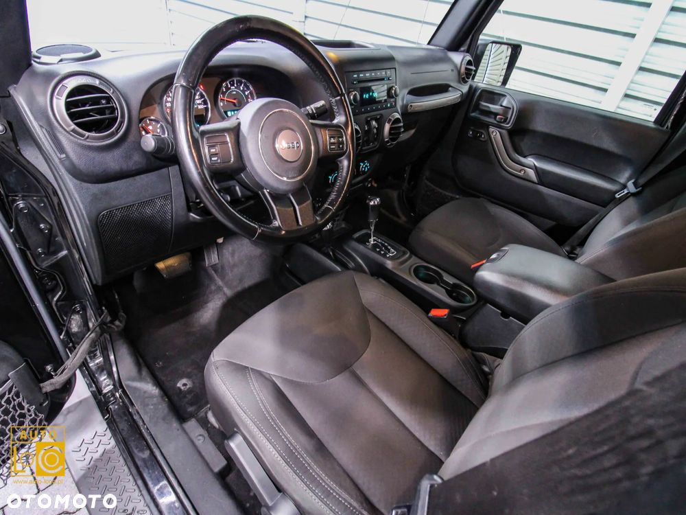 Jeep Wrangler 3.6 Unlim Night Eagle - 18