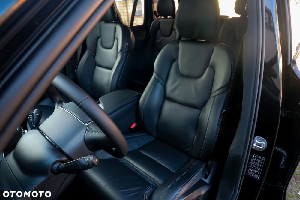 Volvo XC 90 T8 AWD Plug-In Hybrid R-Design 7os - 17