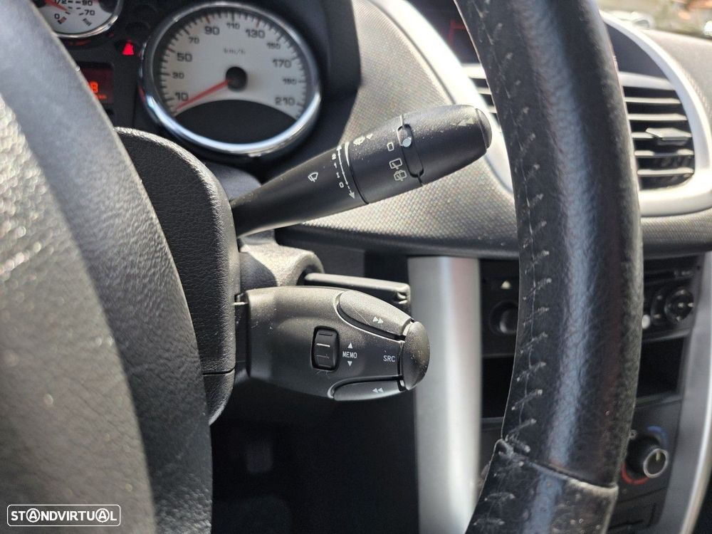 Peugeot 207 1.4 16V Trendy - 13