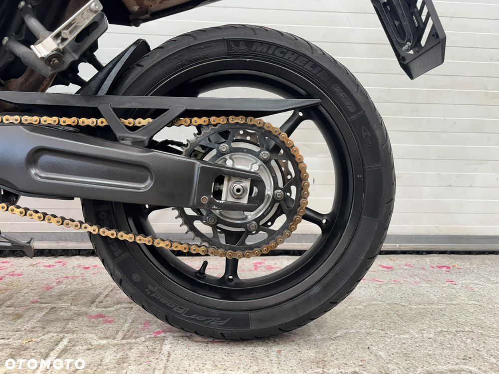 Yamaha MT - 24