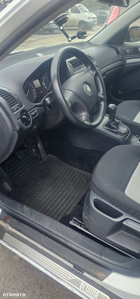 Skoda Octavia 1.6 Family - 5