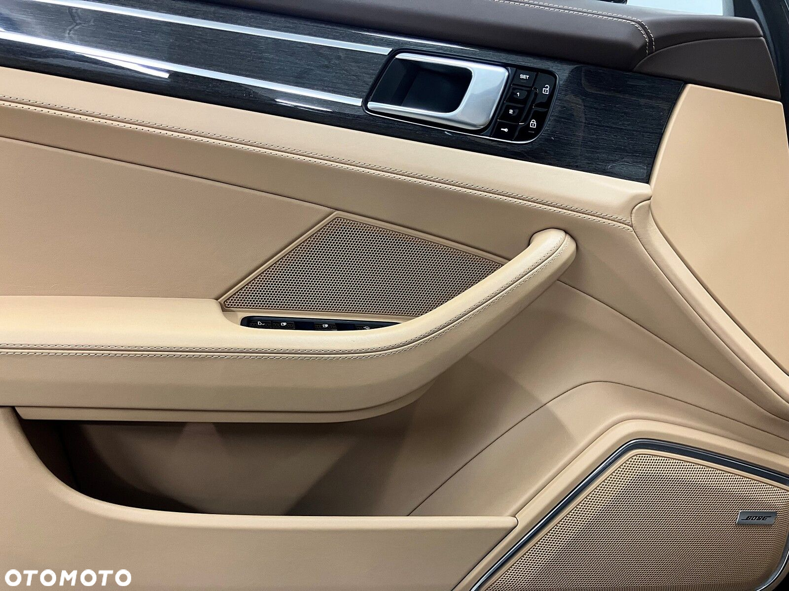 Porsche Panamera - 21