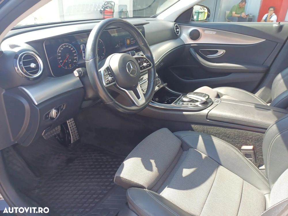 Mercedes-Benz E - 10