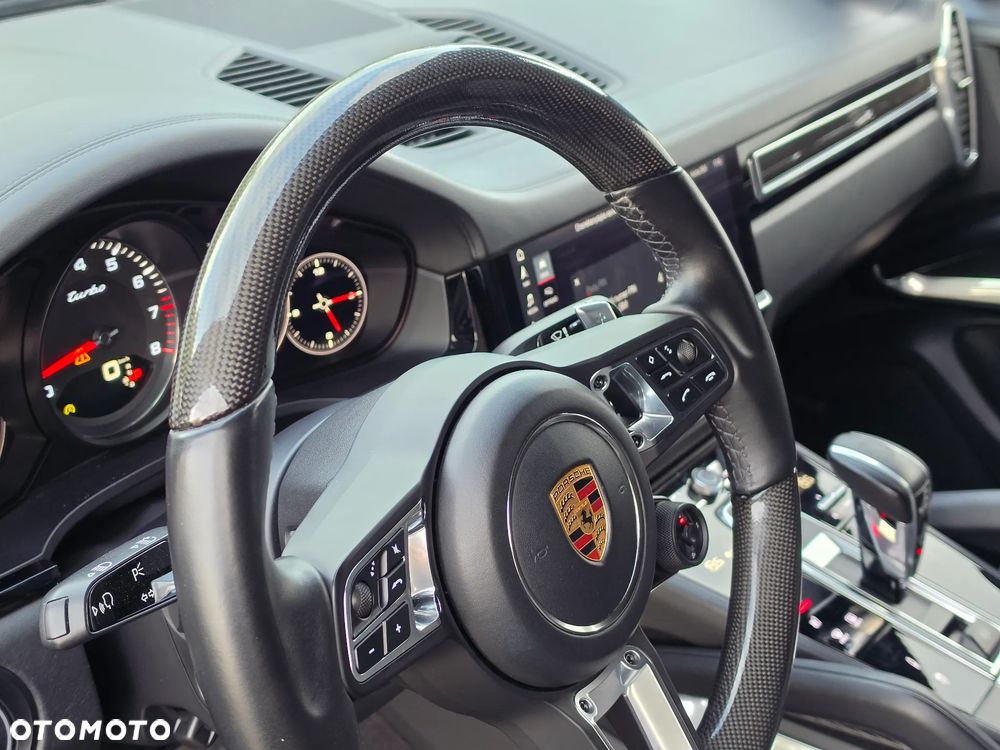Porsche Cayenne Turbo - 18