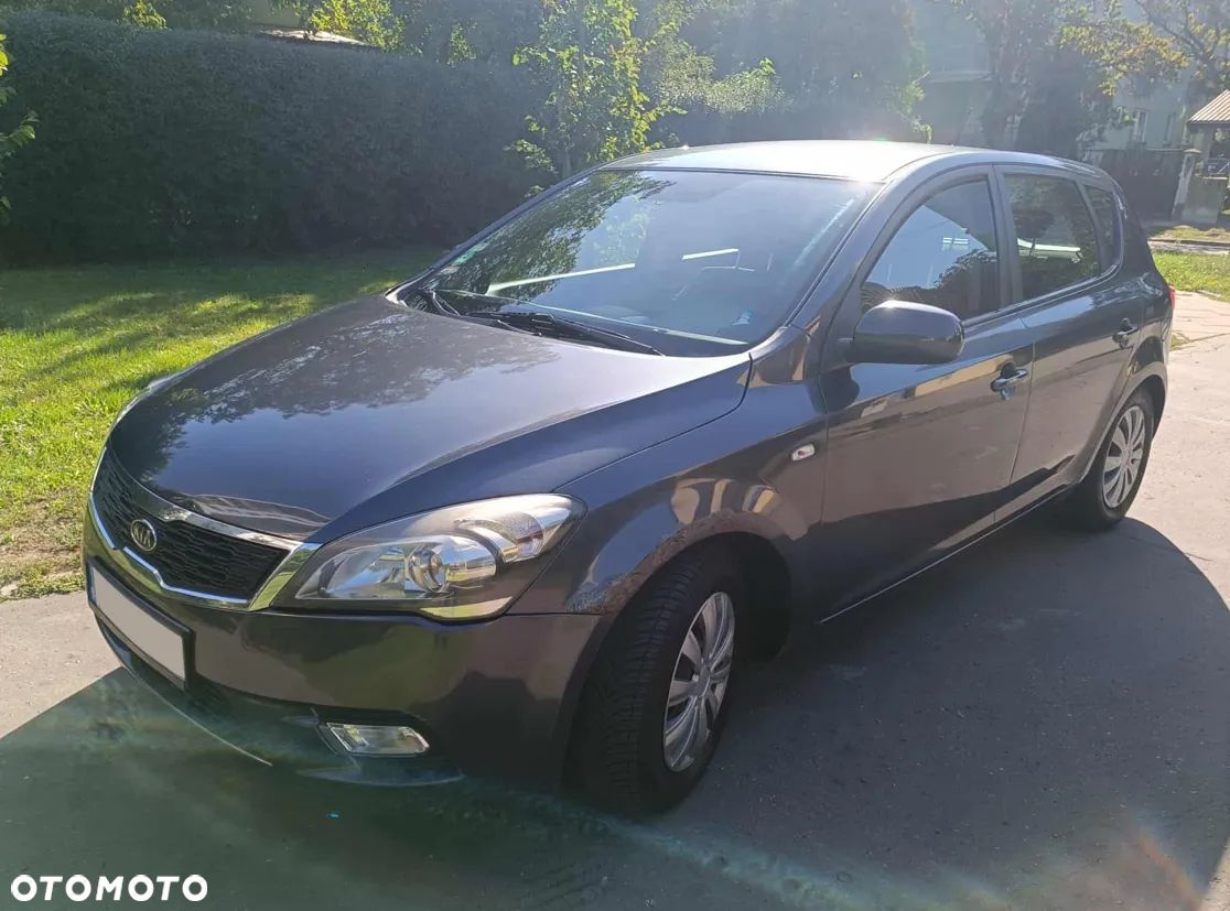 Kia Ceed - 1