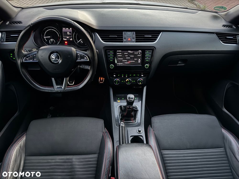 Skoda Octavia Combi 2.0 TDI (Green tec) RS - 28