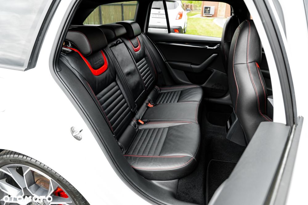 Skoda Octavia 2.0 TDI 4x4 DSG RS - 20