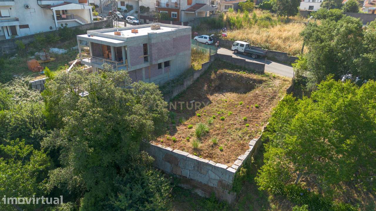 Terreno Urbano para Construção de Moradia de 4 frentes, em São Pedro d - Grande imagem: 2/15