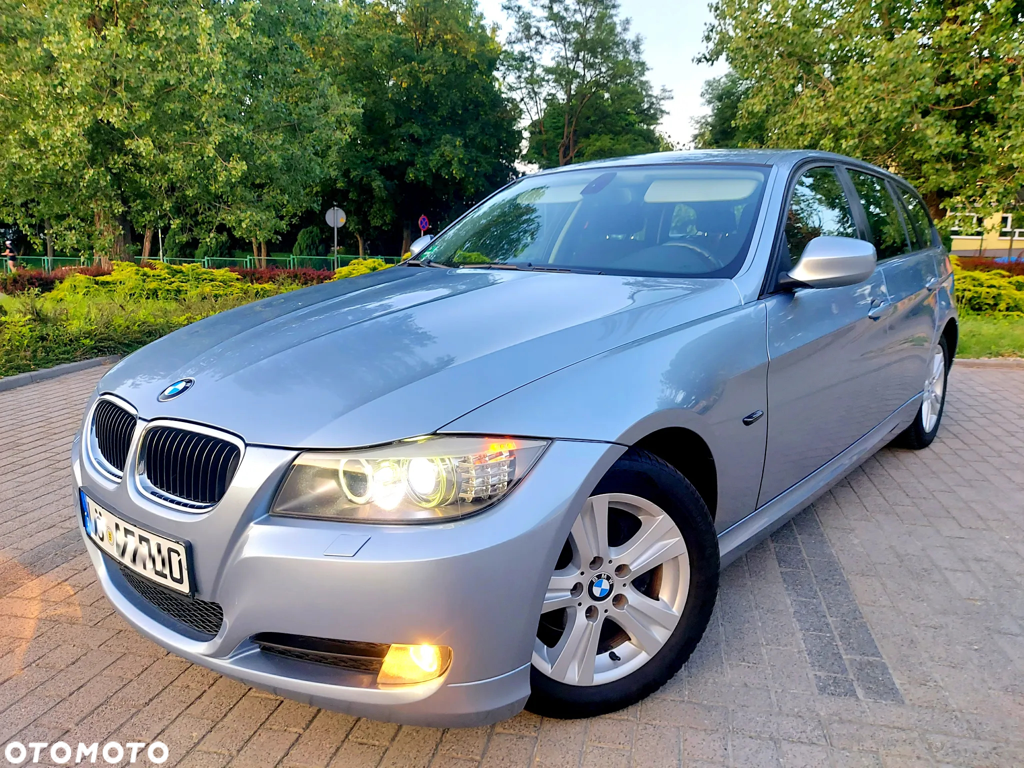 BMW Seria 3 318i - 9