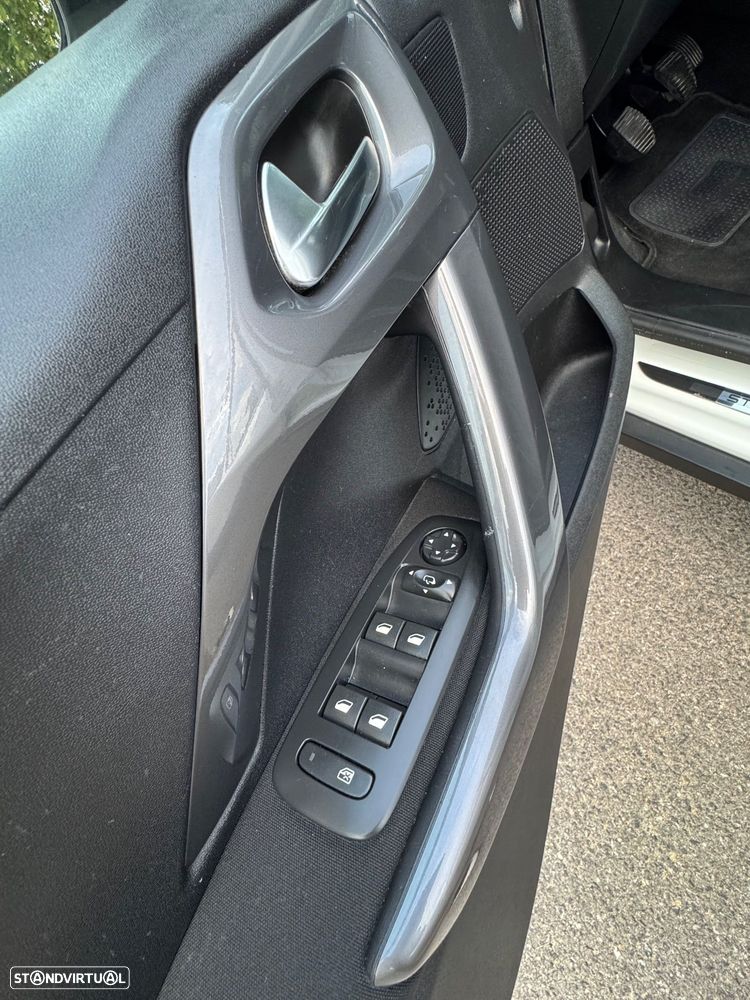 Peugeot 2008 1.2 VTi Allure - 36