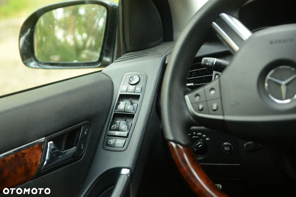 Mercedes-Benz Klasa R 500 L 4-Matic - 33