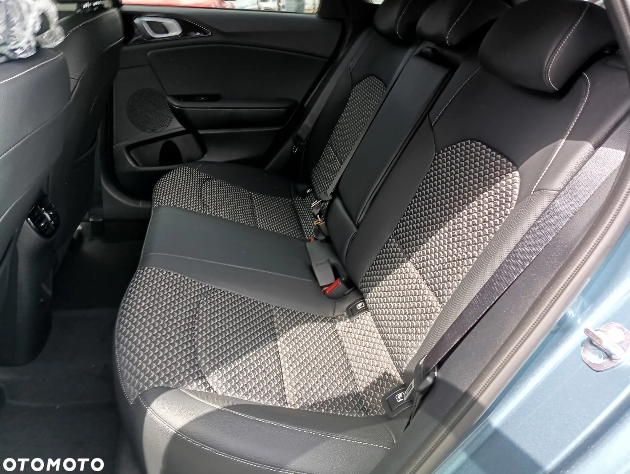 Kia Ceed - 14