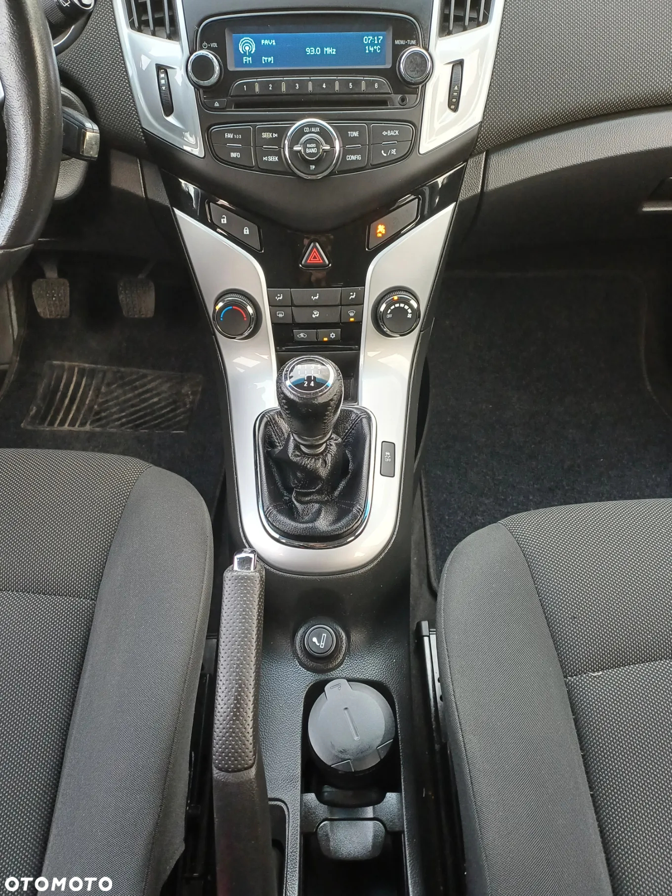 Chevrolet Cruze Station Wagon 1.6 LS+ - 18