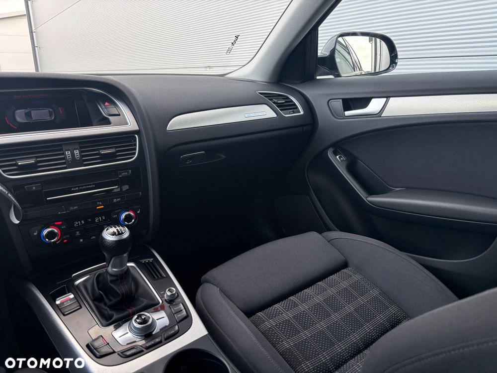 Audi A4 Avant 2.0 TDI DPF quattro Attraction - 31