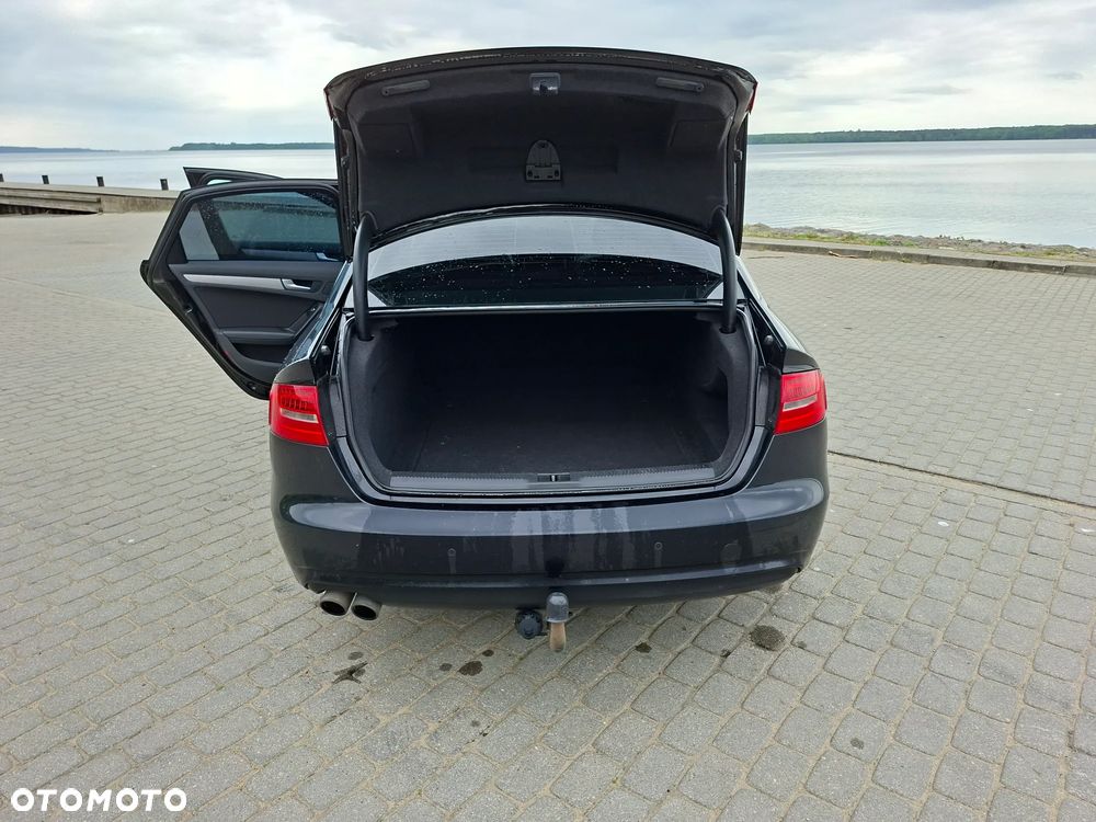 Audi A4 Limousine - 9