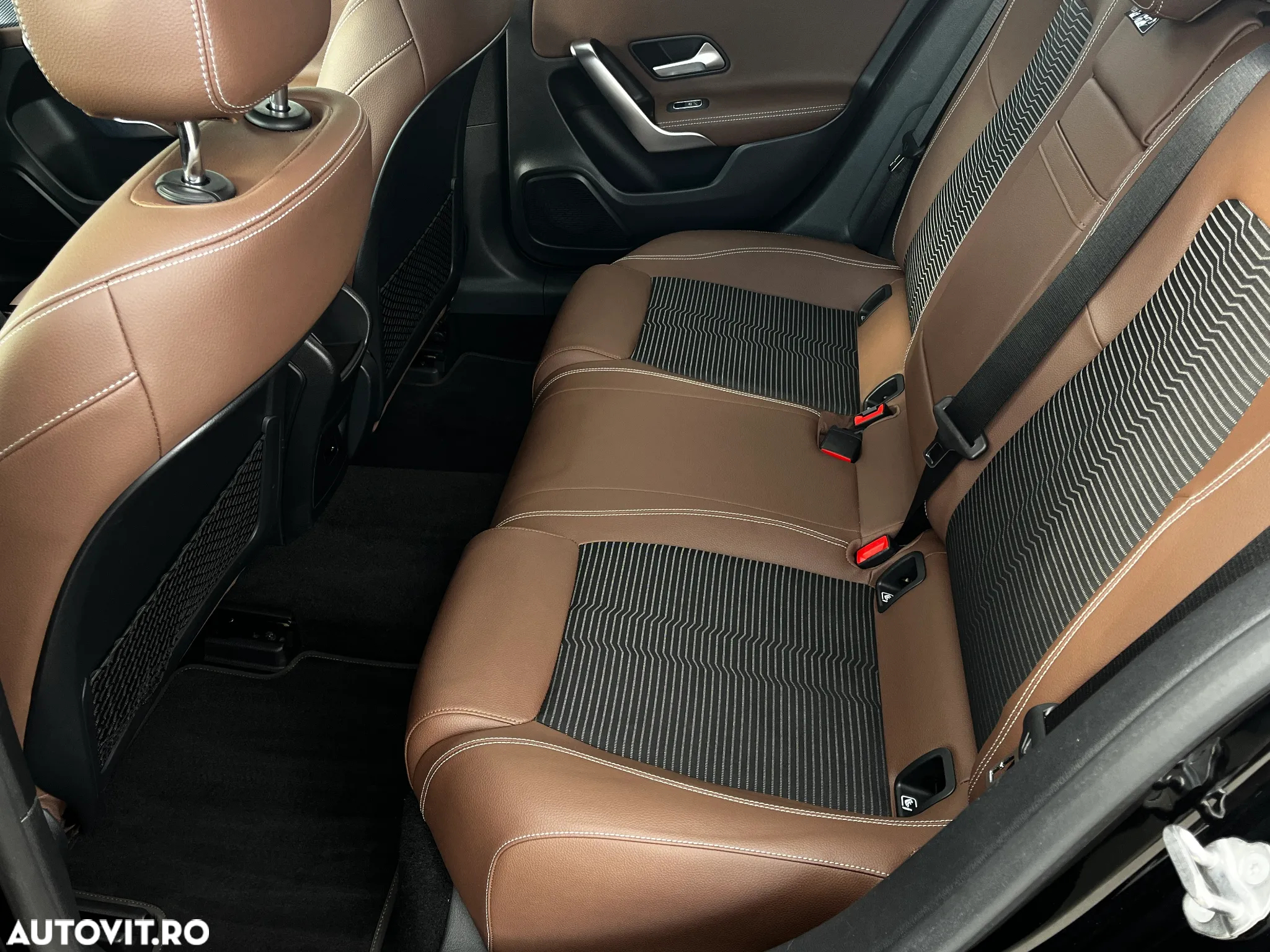 Mercedes-Benz A 250 e 8G-DCT - 11