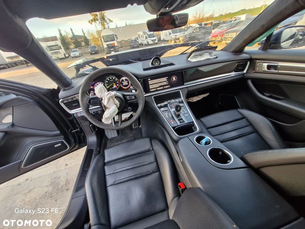 Porsche Panamera 4 E-Hybrid 10 Years Edition - 26