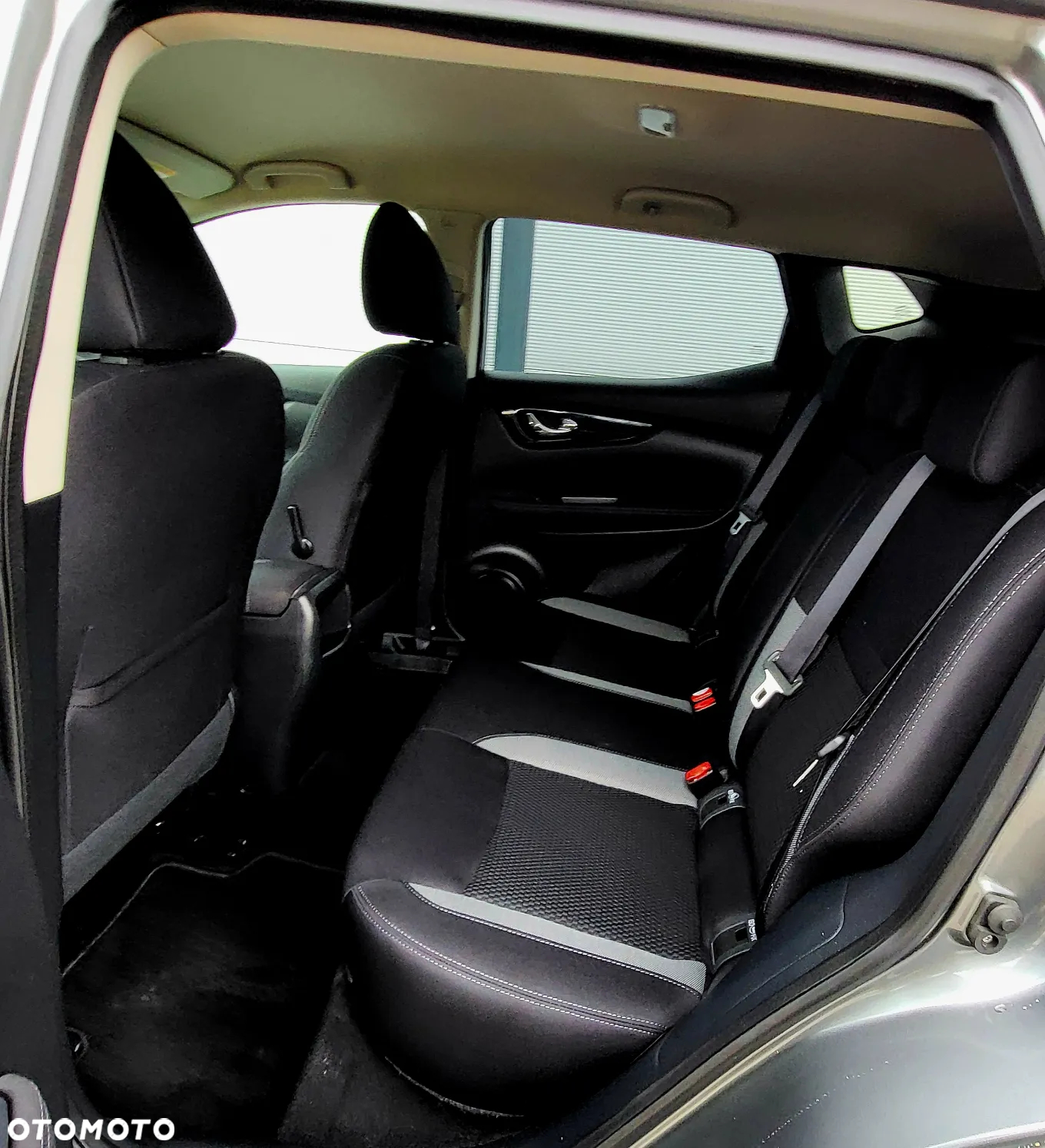 Nissan Qashqai 1.6 DCi N-Connecta Xtronic - 31