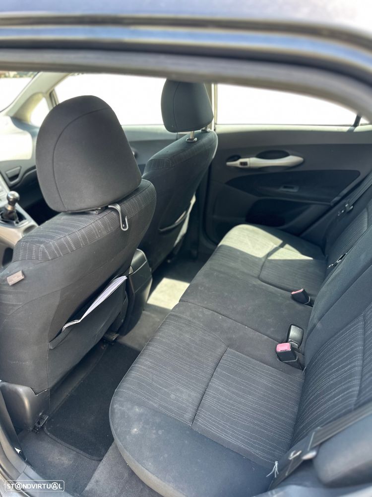 Toyota Auris 1.4 D-4D - 7