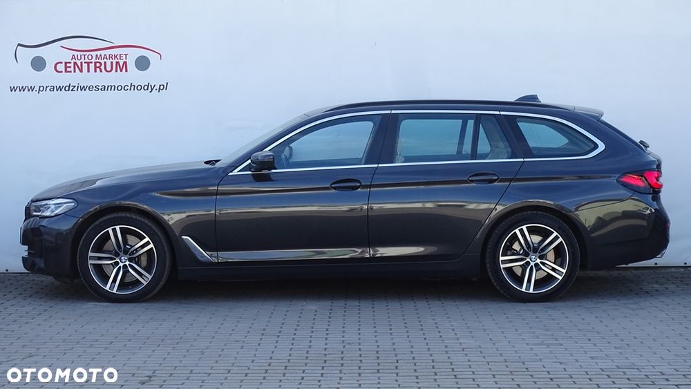 BMW Seria 5 530i Sport Line - 4