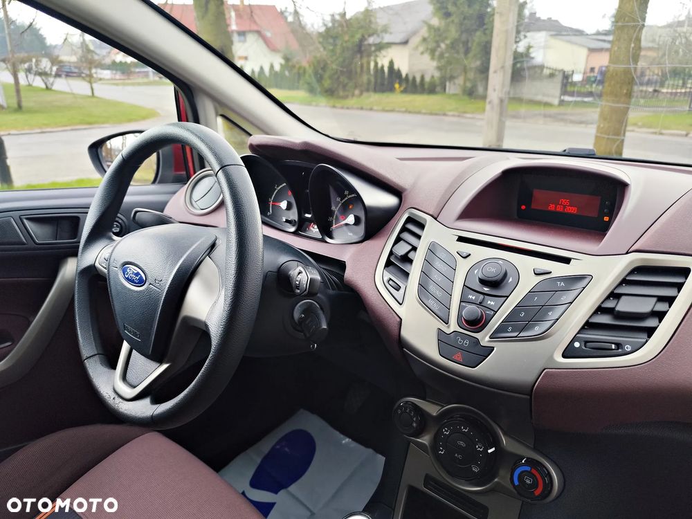 Ford Fiesta 1.25 Titanium - 37