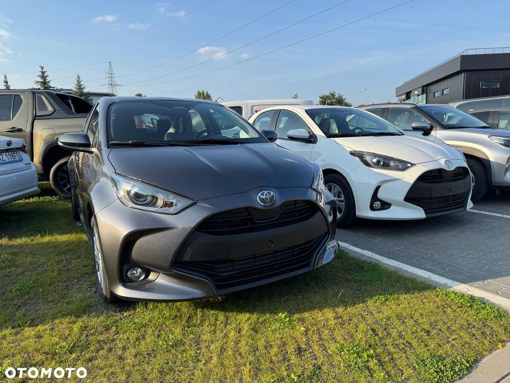 Toyota Yaris ver-hybrid-1-5-comfort - 16