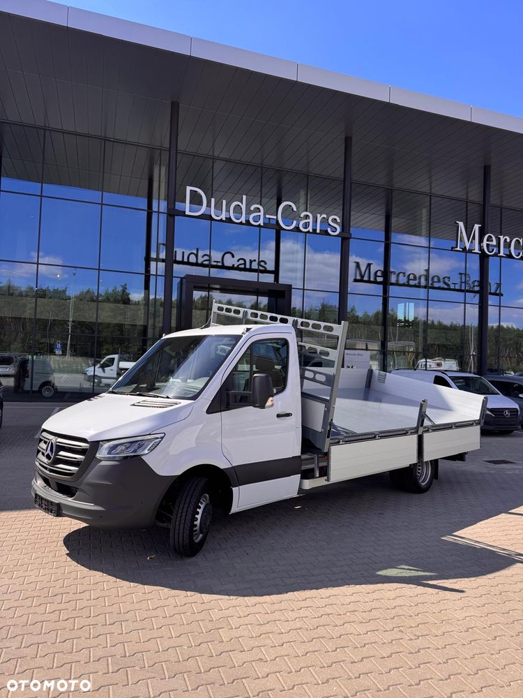 Mercedes-Benz Sprinter - 13
